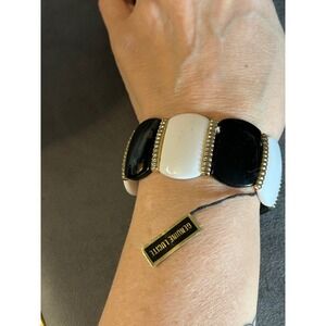 Vintage Genuine Lucite Stretch Bracelet Black White Gold Tone Retro Mod Bangle